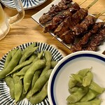 Yakitori Osen Daisansei - 枝豆、串盛りB（リバー、ハツ、砂肝）