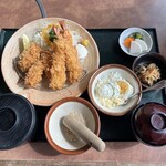 鮒真 和食亭 - カキ・エビフライ定食