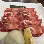韓焼肉 サランバン - 肉厚なタン