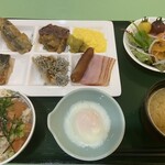 ホテル知床 - 朝食バイキング　知床あっぺ飯（鮭の混ぜご飯+漬けサーモン+出し汁）