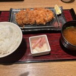 Tonkatsu Shinjuku Saboten - さぼレッドロースかつ御膳