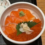 悠流里 - 鮭親子丼