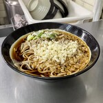 日栄軒 - 麺線を妖しくくねらせて平臥する茹で置き置き蕎麦