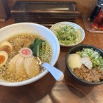 麺処若武者 - 醤油鶏中華そば味玉入り　京都産青ネギ　名物岳温泉卵丼