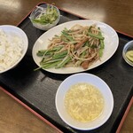 中華料理 唐韻 - レバニラ定食880円