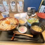 ろばた 旬菜 ねぶ家 - 甘さ控えめな大人の親子丼