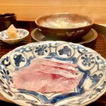 多仁本 - 喉黒のシャブシャブ　豪華な食材が並びます。