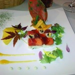 鮪　サーモン　山芋のマリネ　モザイク仕立て　彩り野菜のサラダを添えて