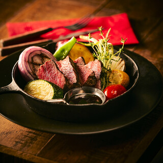 奥深い味わいの溶岩石“グリル料理”