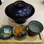 Yakitori Okiraku - 京紅地鶏 親子丼 極