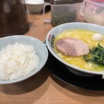 Machida Shouten - ラーメン（塩味）＋ライス　800円＋100円