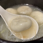 肉汁水餃子餃包 - 指南その2   優しくレンゲですくう