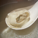 肉汁水餃子餃包 - その4 ここに塩ゴマ油です。その他酢やナンプラーでも楽しみます