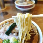 中華そば ひらこ屋 - 専用の手もみ太麵で提供