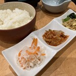 Nagoya Bi-Ruen Kouyouen - ご飯　ナムル　キムチ
