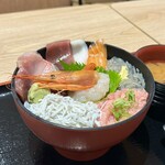 魚河岸 丸天 - 特選漁師丼 ¥1540