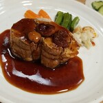 キッチン ブルー グローブ - 反対側から、ドライいちじくとたまり醤油のソースはタップリ！