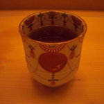 京懐石 吉泉 - 食後に供された ほうじ茶。