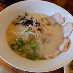 Ramen Heiwa - 令和5年10月
                      営業時間(10:00〜24:00)
                      サービス焼飯セット 税込890円
                      とんこつラーメン、焼飯
                      木曜日でチャーシュー増量