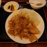 Ajino Hatsu - ランチ定食 ⑤ 生姜焼き、850円。