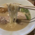 Ippuudou - 極細ストレート麺がスープにからむ！