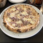 TAVETALINA - ソーセージとアーリーレッドのチーズピザ