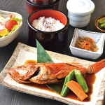 Seasonal boiled fish set