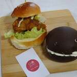 ベーカリーズキッチン オハナ×嵐山 熊彦 - くろぼうず＆北海道ザンギバーガー