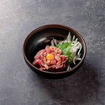 炭火焼肉 輝翔 - 鶏たたきのユッケ