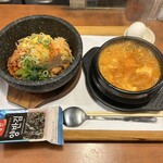 白釜飯 純豆腐火鍋 まん馬 - 