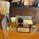 麺屋やまひで - 卓上調味料等
