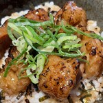 麺屋やまひで - 和牛炙りもつ丼アップ
