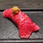 元麻布 牛牛 離宮 - 和牛の握り