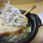 幸軒 - 生しらすのアヒージョ