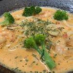 極楽うどん TKU - エビトマトクリームうどん