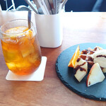 カフェ ハイドアウト - 