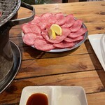 Sumibi Yakiniku Aji Ichi Kaigan Doori - 