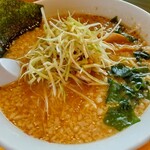 椿ラーメンショップ - 背脂とネギが旨そじゃ(^o^)v