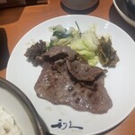 牛たん炭焼き 利久 東口分店 - 