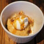 スパイスカフェ - カレー2種 1500円 のキャラメルムース