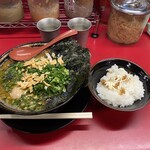 豚骨醤油ラーメン 王道家 - 