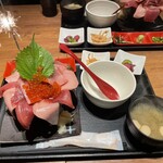 Maguro Soumasuisan - マグロのチョモランマ丼