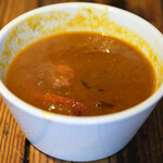 カレー2種 1500円 のエビの旨みたっぷりスリランカ風