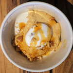 スパイスカフェ - カレー2種 1500円 のキャラメルムース