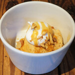 スパイスカフェ - カレー2種 1500円 のキャラメルムース