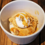 スパイスカフェ - カレー2種 1500円 のキャラメルムース