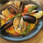 MAISON 8 garden - 愛知縣產蛤蜊與青口貝的西班牙海鮮燉飯