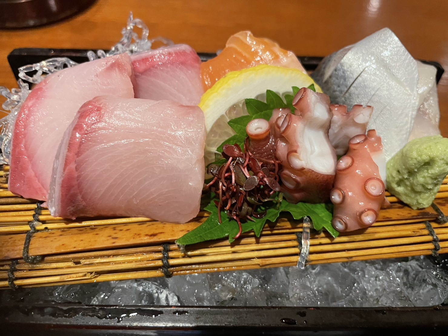 和食 と 日本酒 六 右 衛門