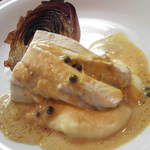 大西亭 - 鮮魚の白ワイン蒸しケイパークリームソース