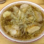 ラーメン二郎 - 小ブタラーメン 800円　麺半分・ニンニク・カラメ・アブラ